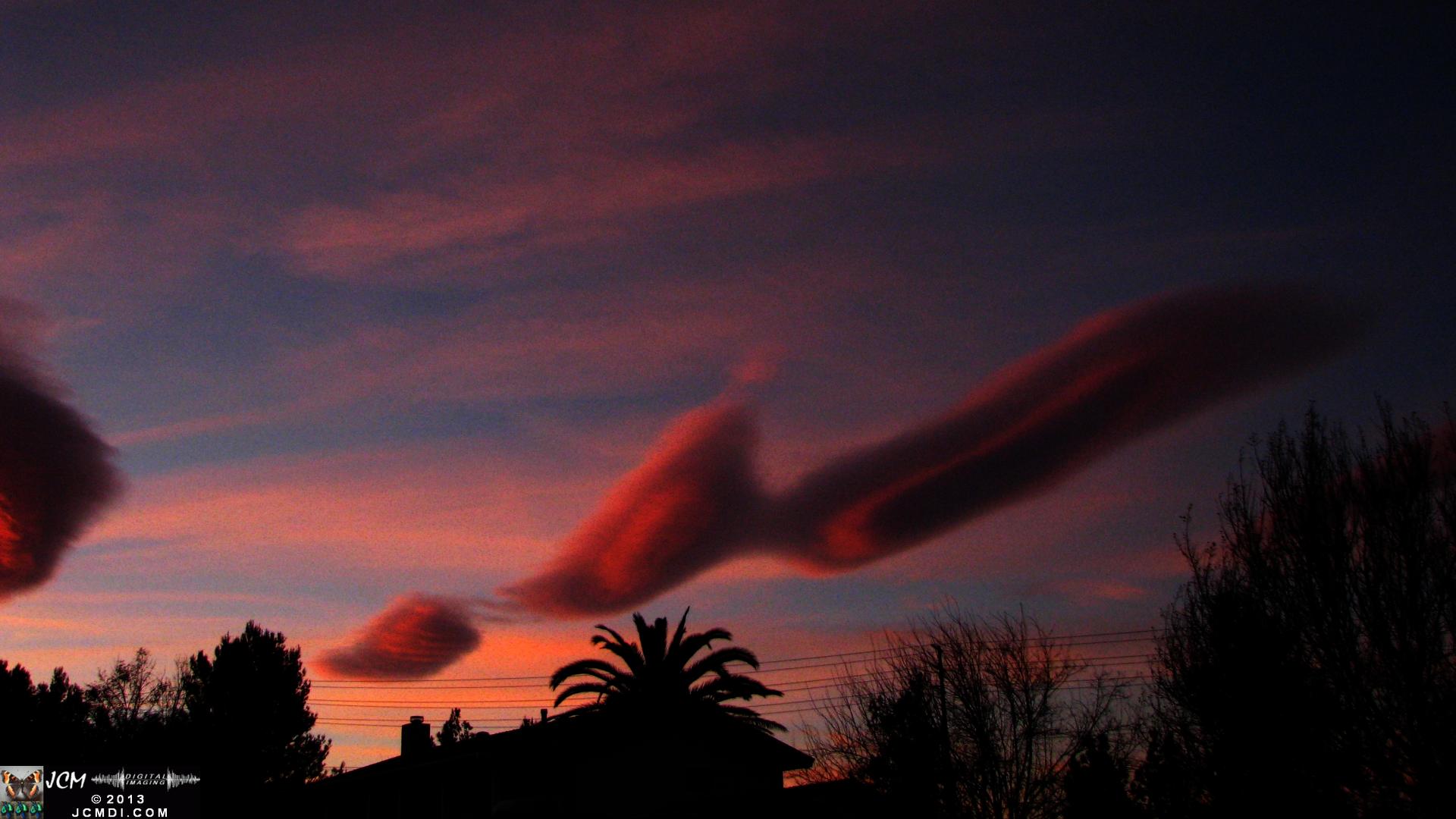 1-11-2008 Amazing UFO Lenticular cloud sunset with great under-lighting